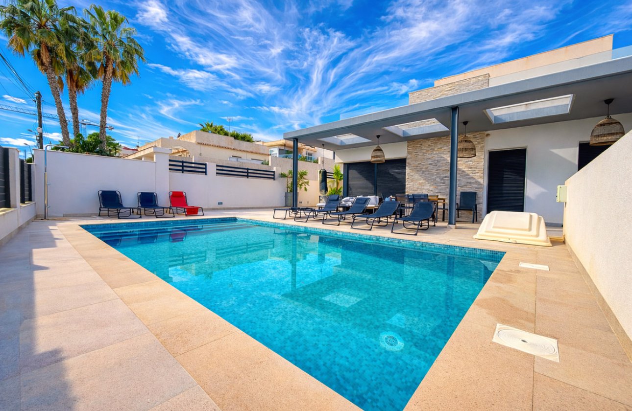 Használt ingatlanok - Villa -
Orihuela - Los Balcones