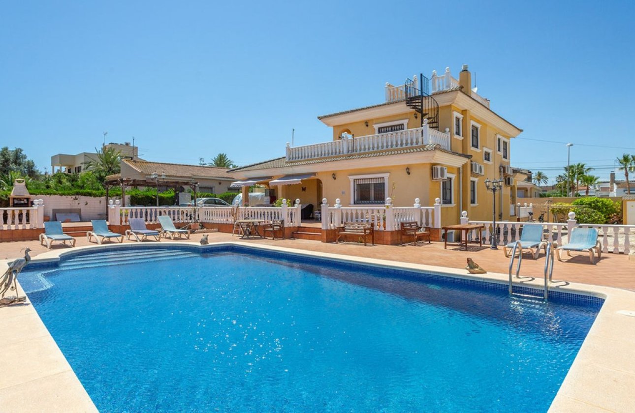 Használt ingatlanok - Villa -
Orihuela - Los Balcones