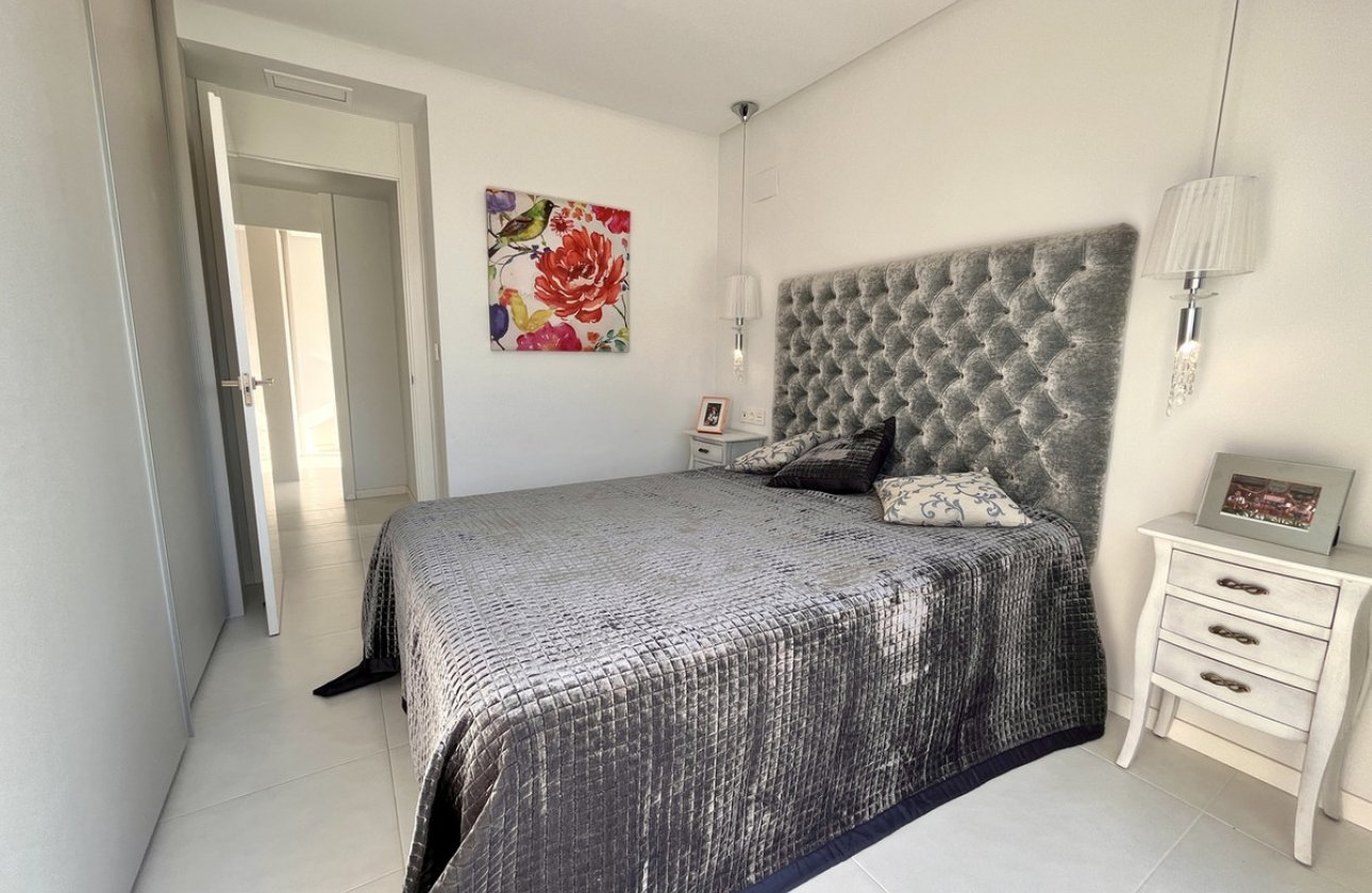 Használt ingatlanok - Villa -
Orihuela - Los Dolses