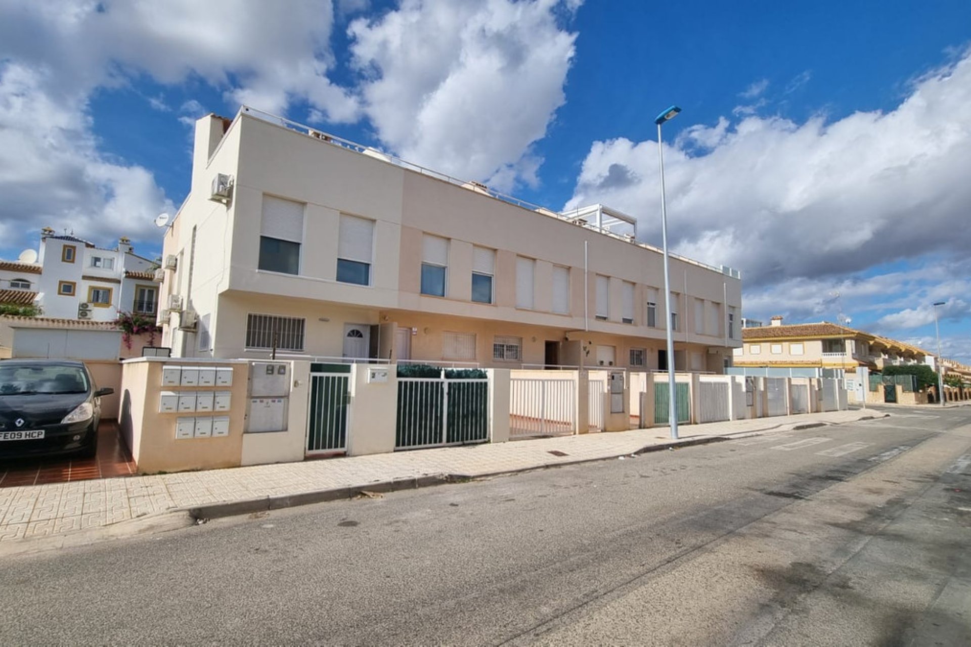 Használt ingatlanok - Villa -
Orihuela - Los Dolses