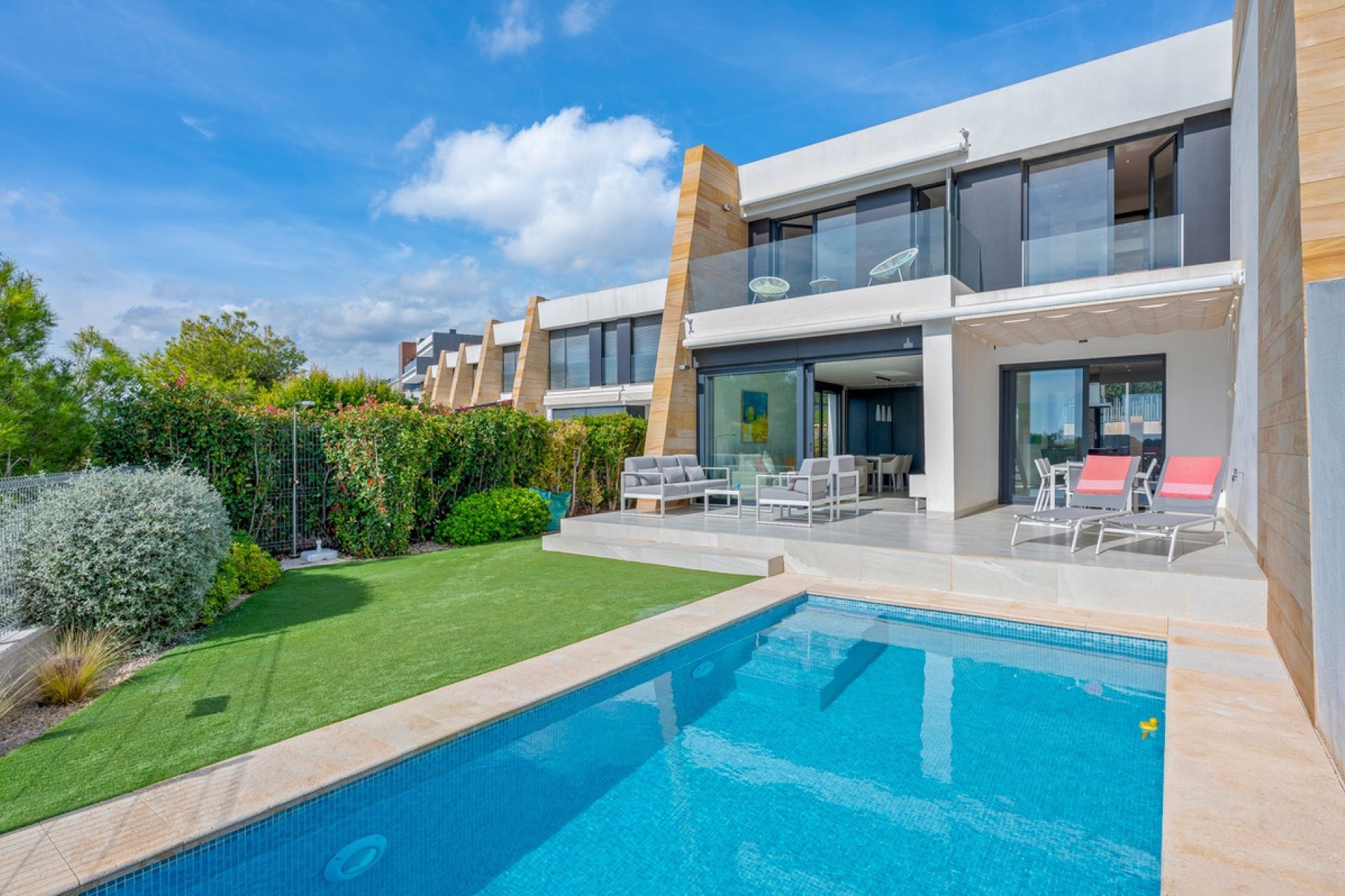 Használt ingatlanok - Villa -
Orihuela - Los Dolses