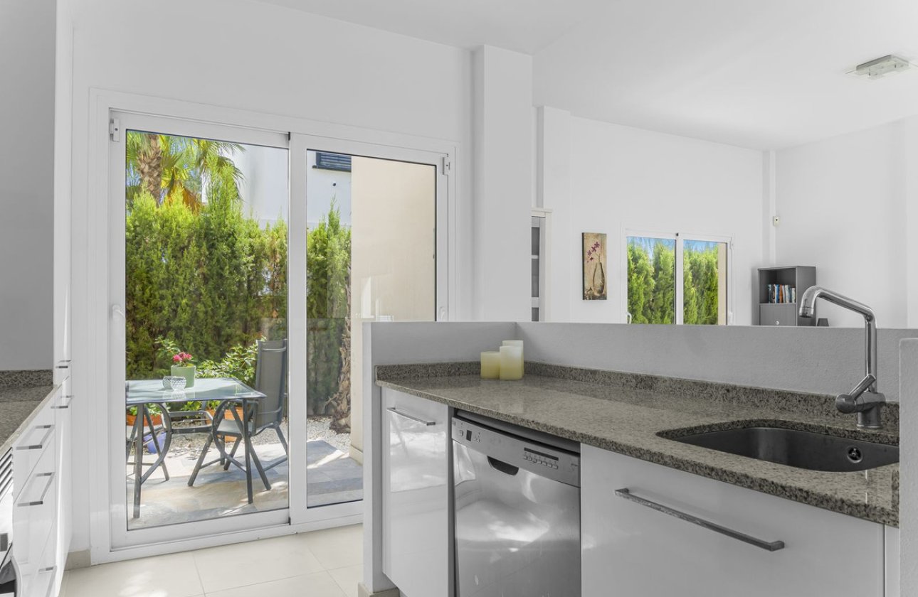 Használt ingatlanok - Villa -
Orihuela - Mil Palmeras