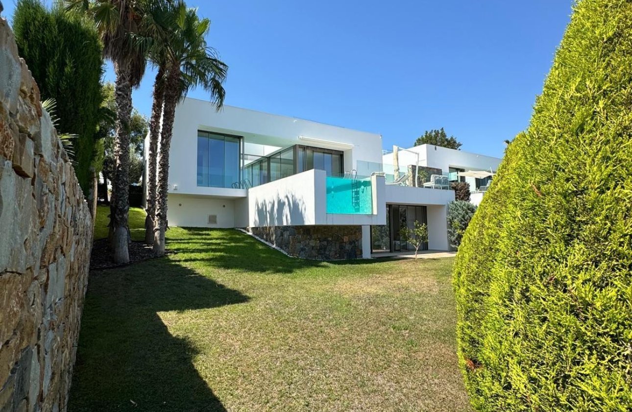 Használt ingatlanok - Villa -
Orihuela - Orihuela Centro