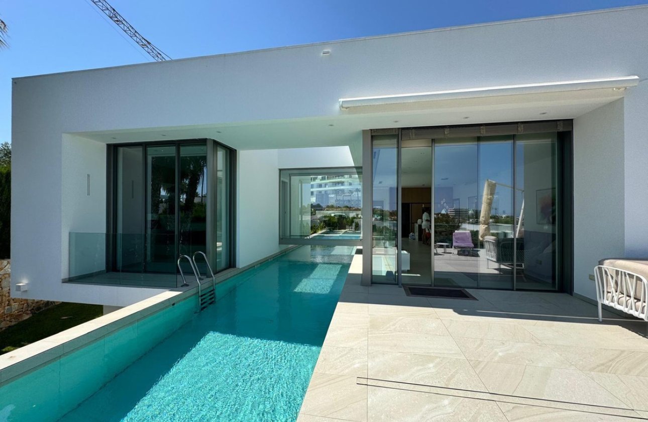 Használt ingatlanok - Villa -
Orihuela - Orihuela Centro