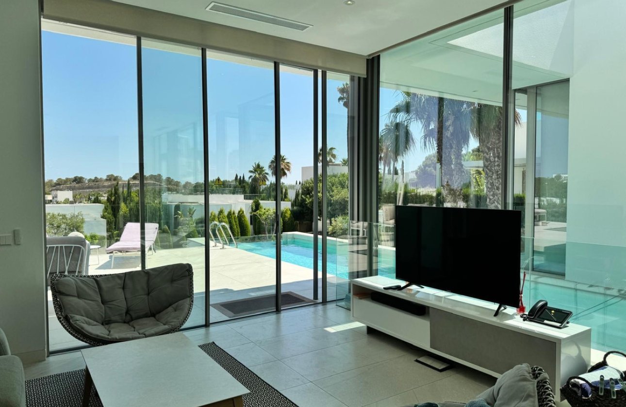 Használt ingatlanok - Villa -
Orihuela - Orihuela Centro