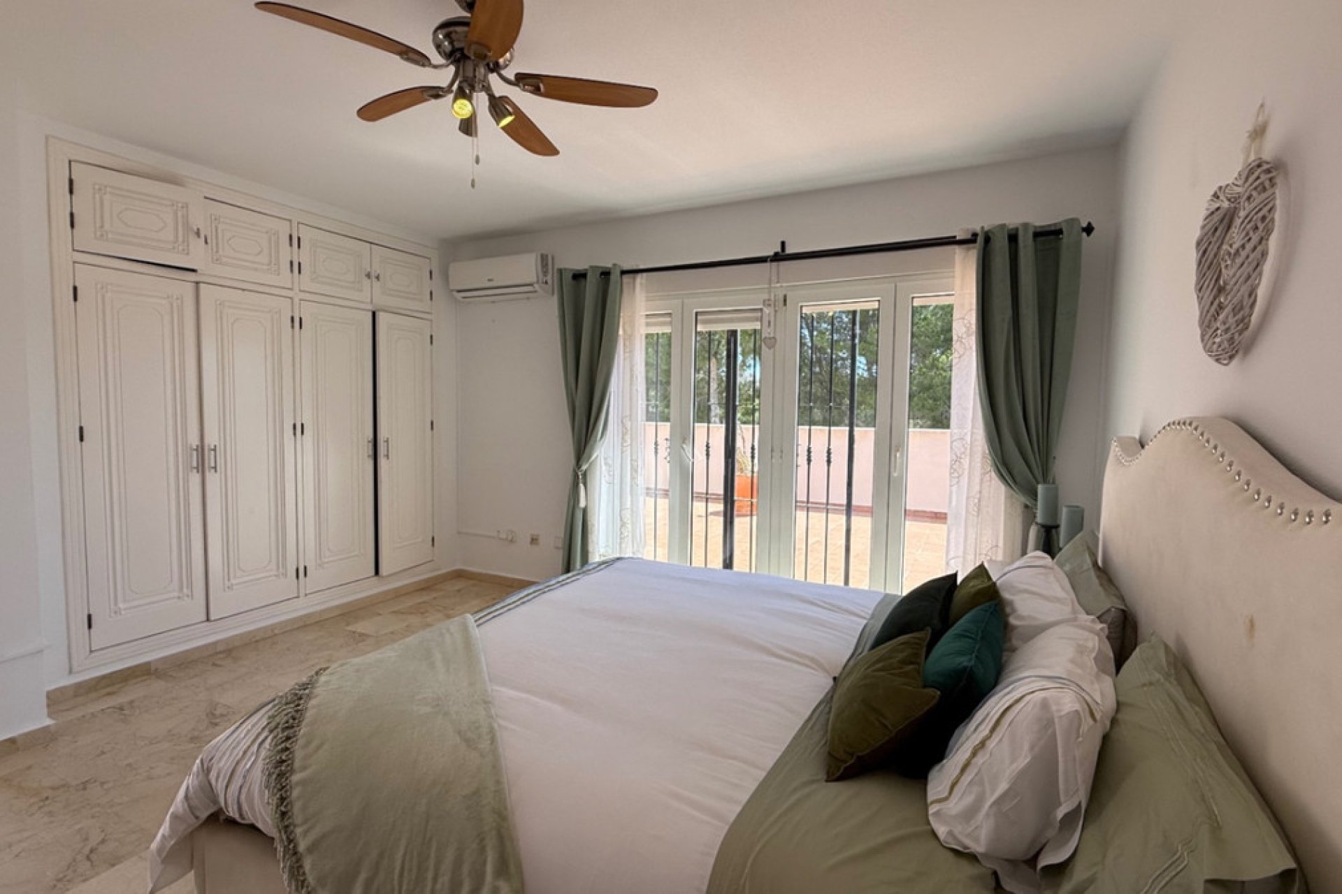 Használt ingatlanok - Villa -
Orihuela - Orihuela Centro