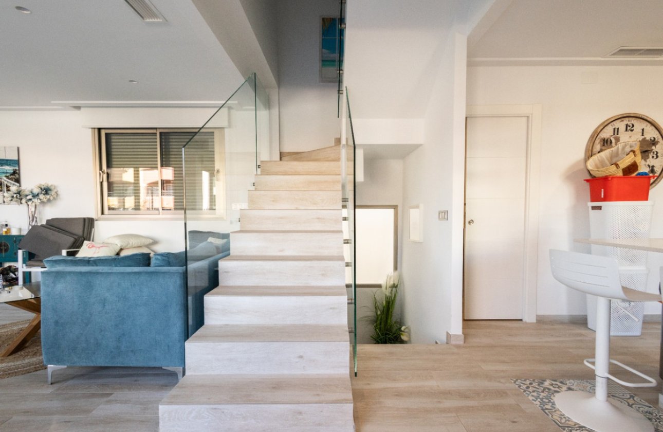 Használt ingatlanok - Villa -
Orihuela - Orihuela Centro