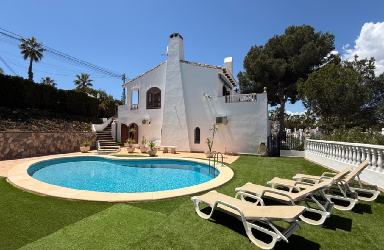 Használt ingatlanok - Villa -
Orihuela - Orihuela Centro