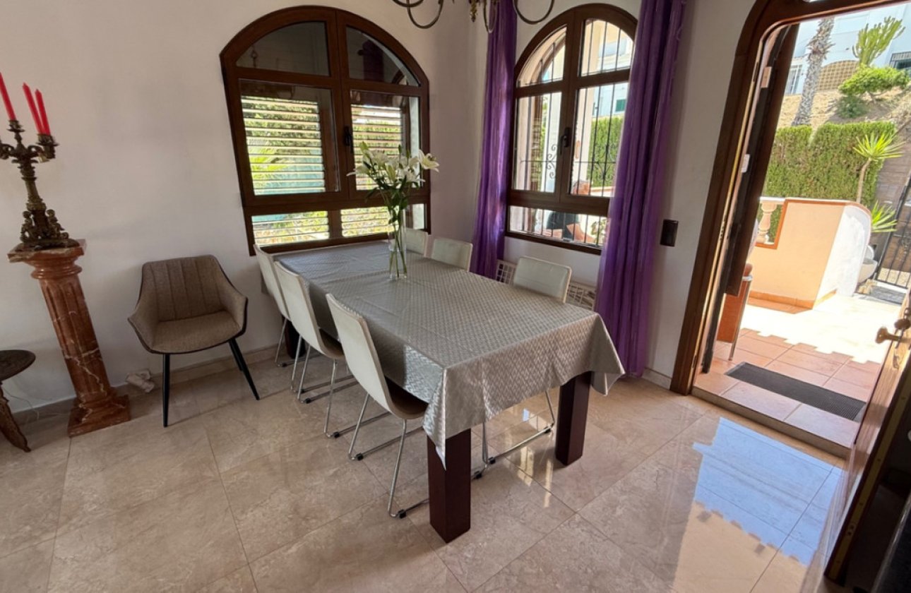 Használt ingatlanok - Villa -
Orihuela - Orihuela Centro