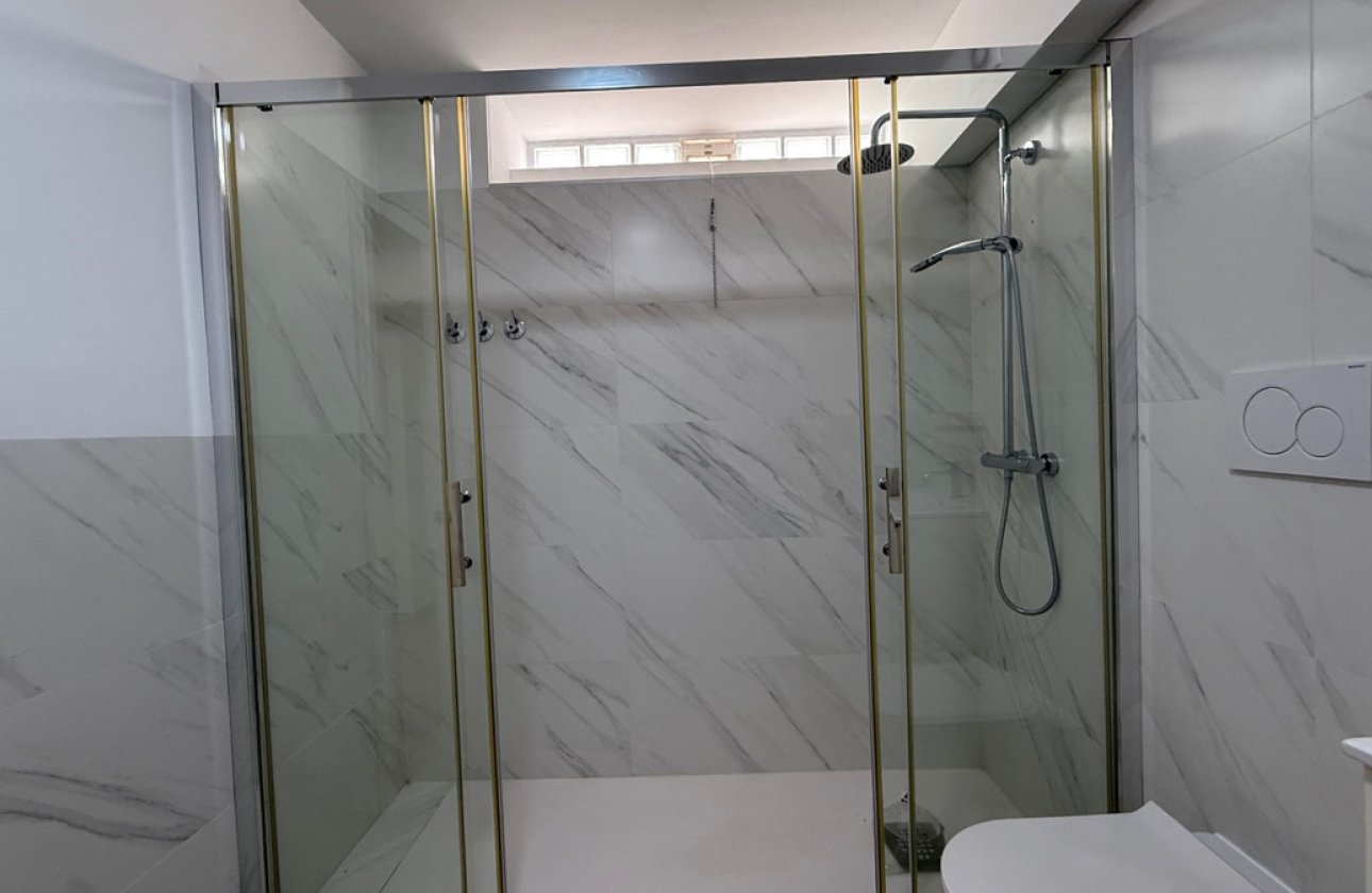 Használt ingatlanok - Villa -
Orihuela - Orihuela Centro