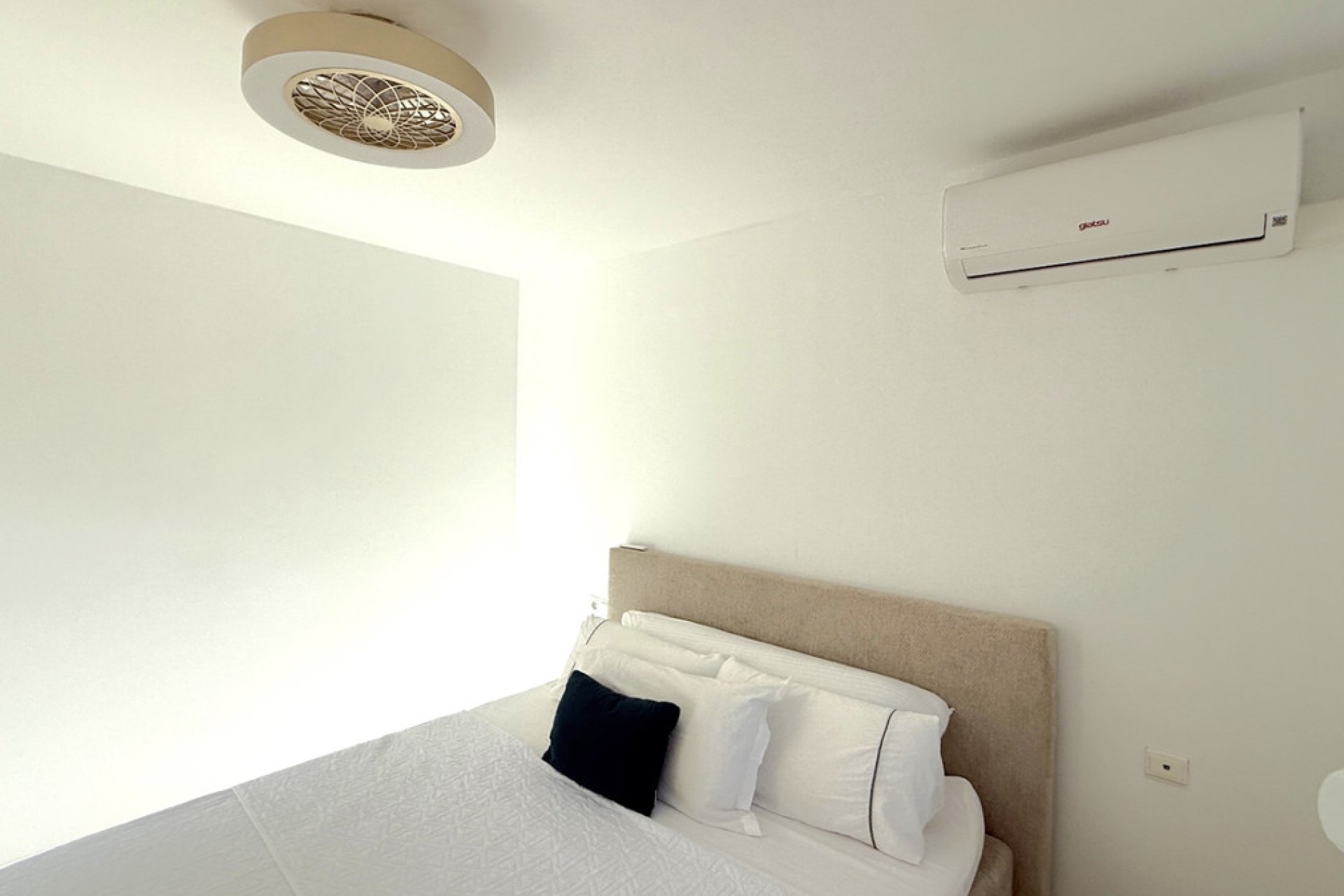 Használt ingatlanok - Villa -
Orihuela - Orihuela Centro