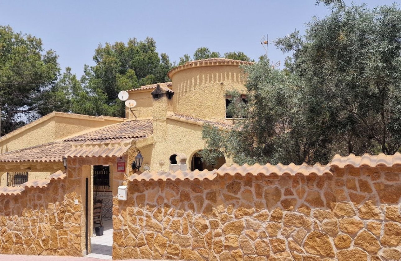 Használt ingatlanok - Villa -
Orihuela - Orihuela Centro