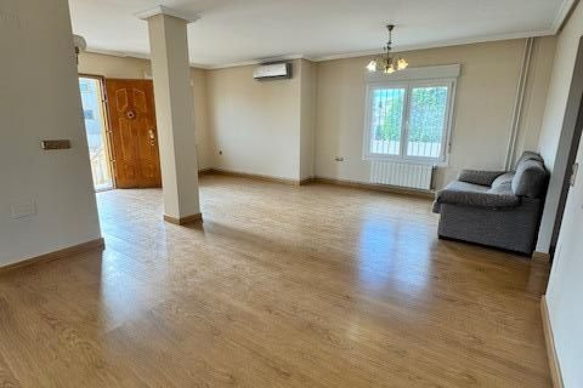 Használt ingatlanok - Villa -
Orihuela - Orihuela Costa