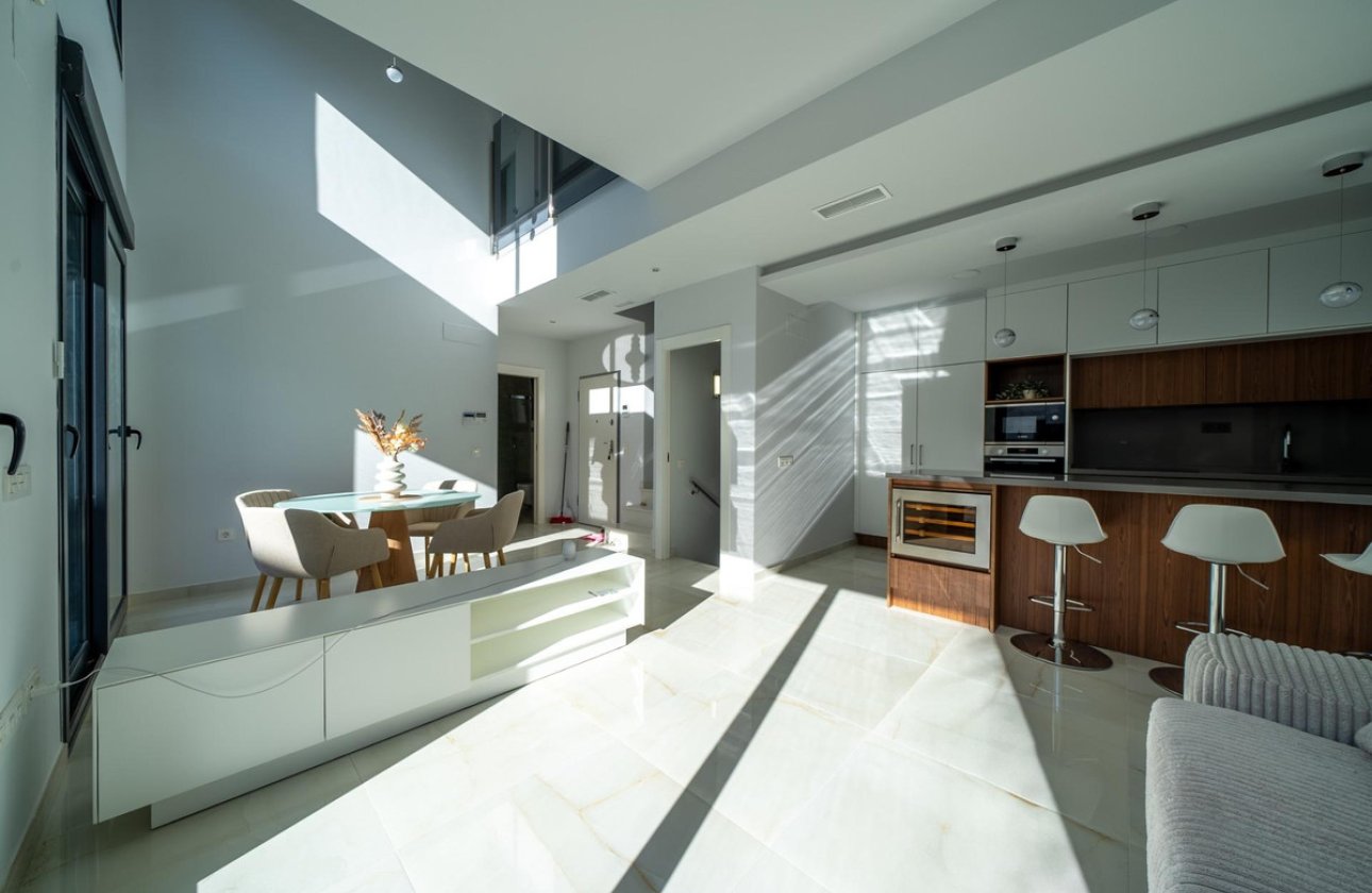 Használt ingatlanok - Villa -
Orihuela - Orihuela Costa