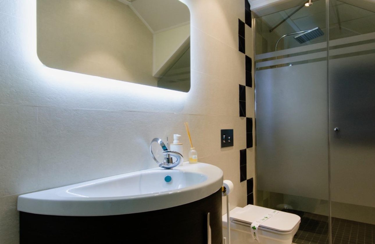 Használt ingatlanok - Villa -
Orihuela - Orihuela Costa