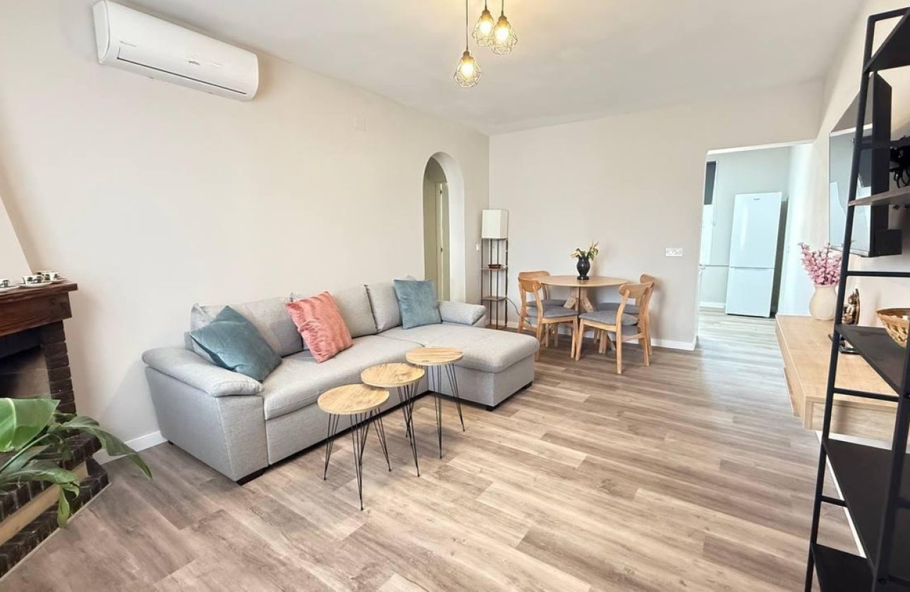 Használt ingatlanok - Villa -
Orihuela - Orihuela Costa