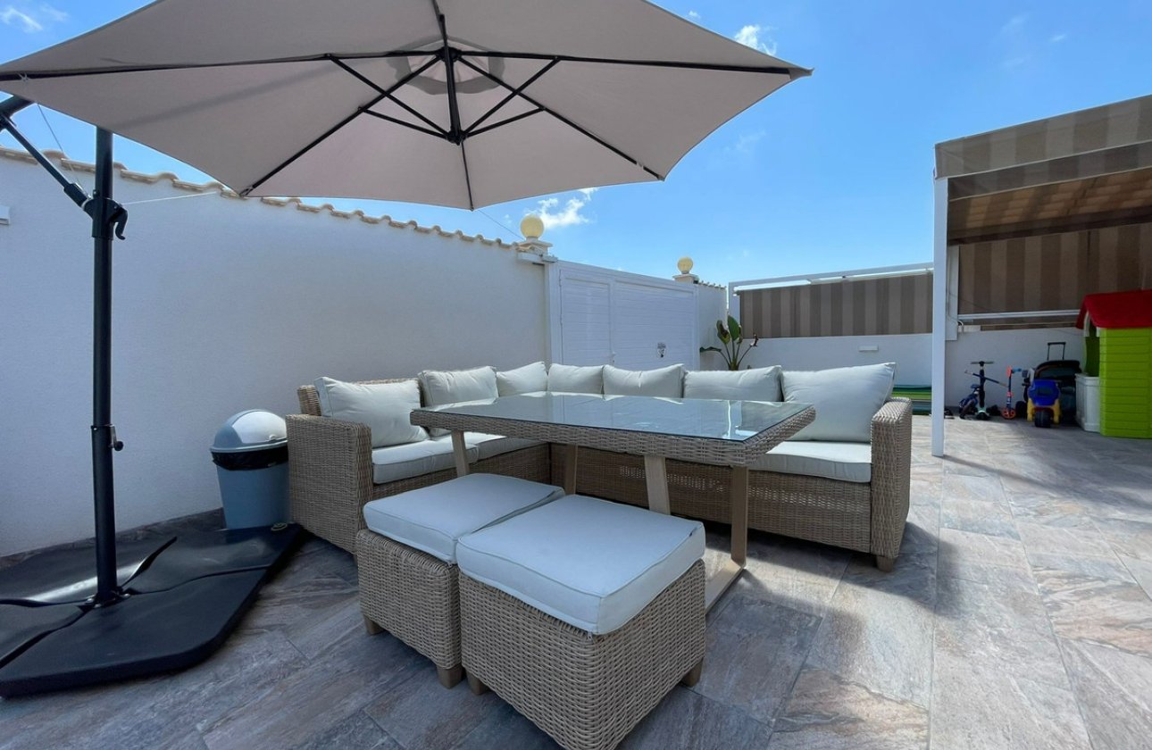 Használt ingatlanok - Villa -
Orihuela - Orihuela Costa