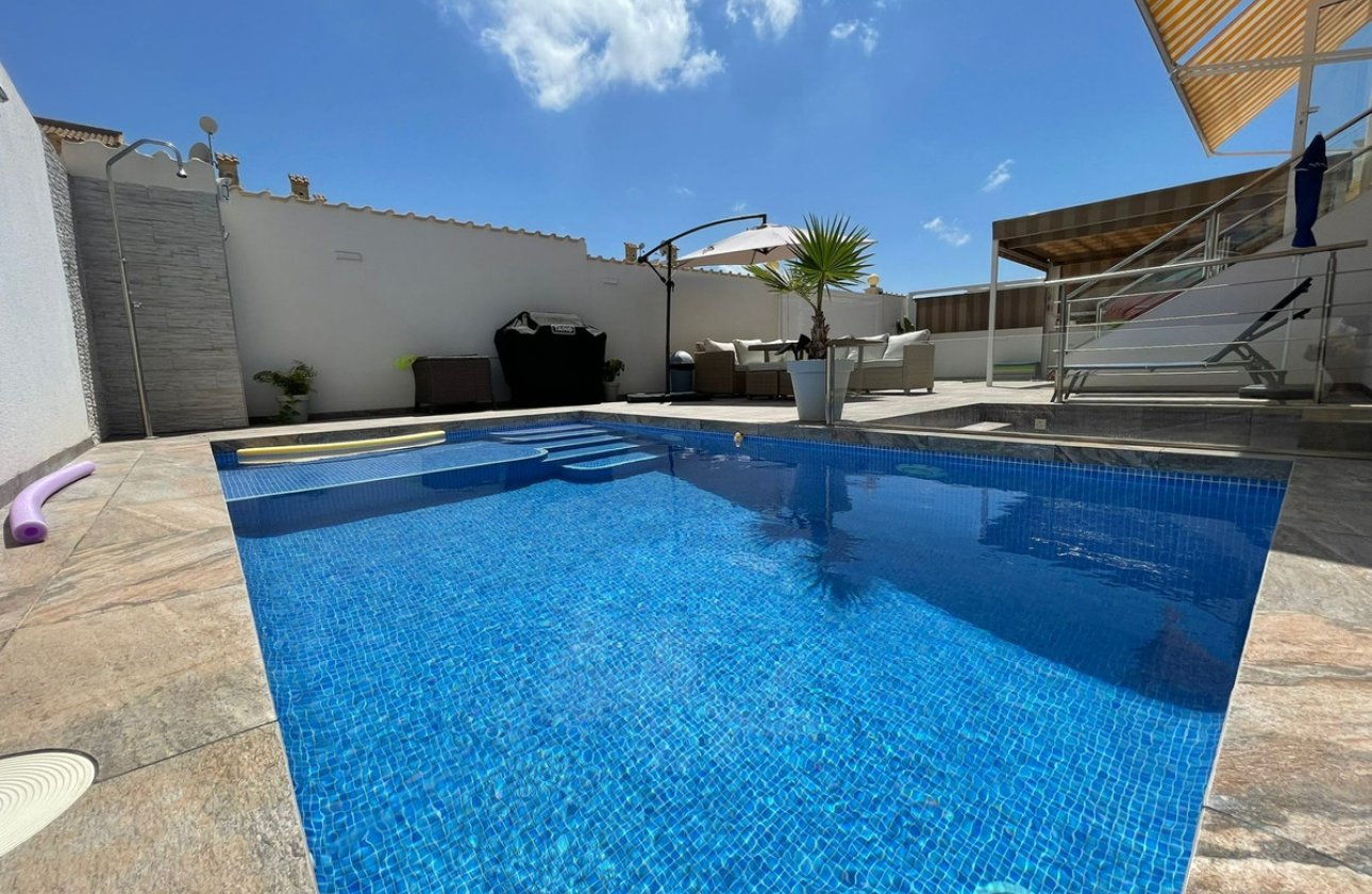 Használt ingatlanok - Villa -
Orihuela - Orihuela Costa