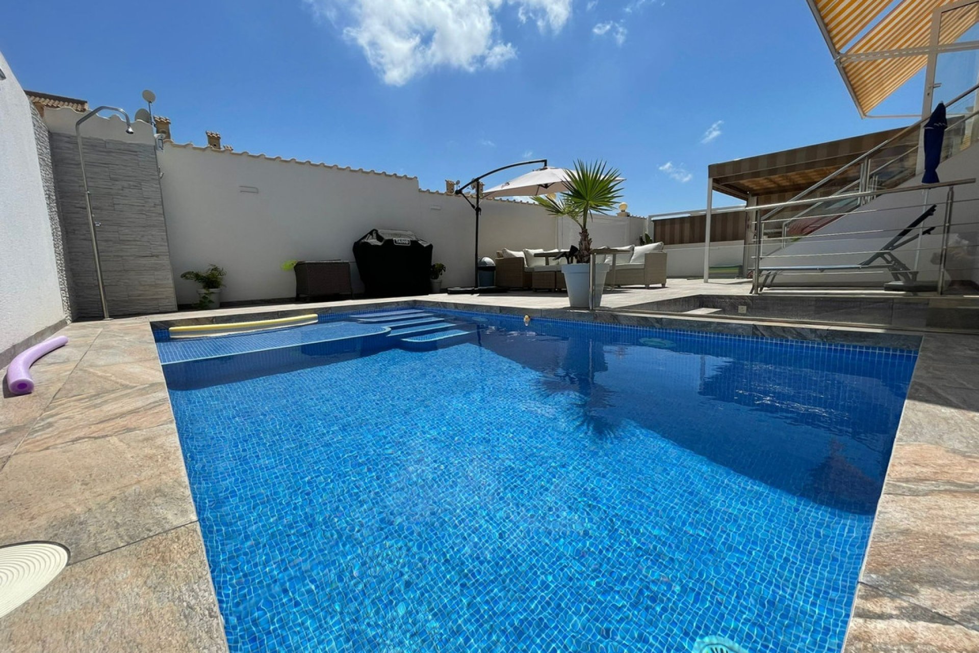 Használt ingatlanok - Villa -
Orihuela - Orihuela Costa
