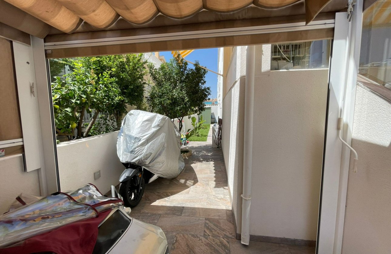 Használt ingatlanok - Villa -
Orihuela - Orihuela Costa