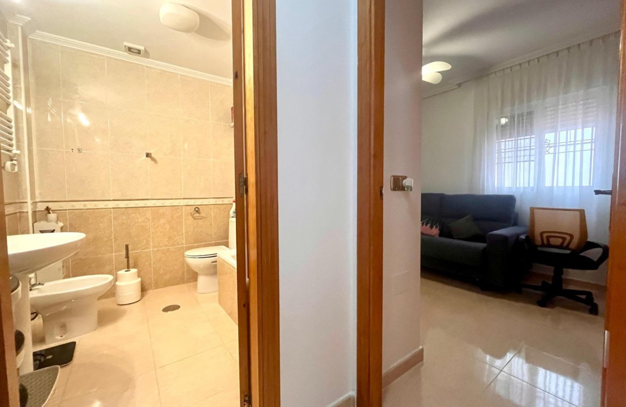 Használt ingatlanok - Villa -
Orihuela - Orihuela Costa