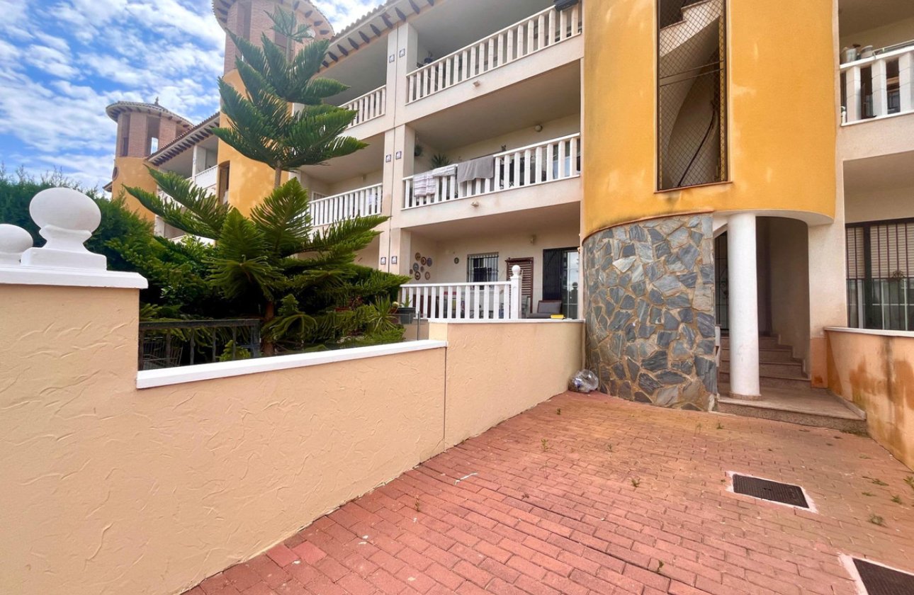 Használt ingatlanok - Villa -
Orihuela - Orihuela Costa