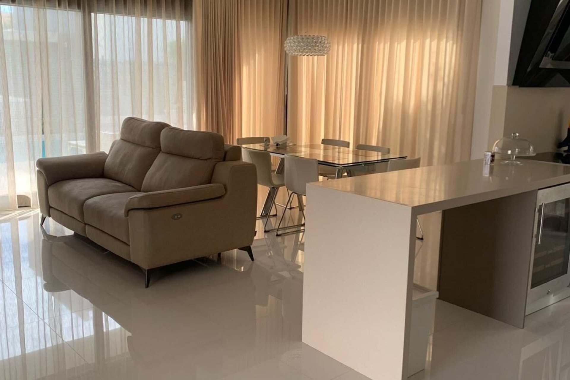 Használt ingatlanok - Villa -
Orihuela - Orihuela Costa