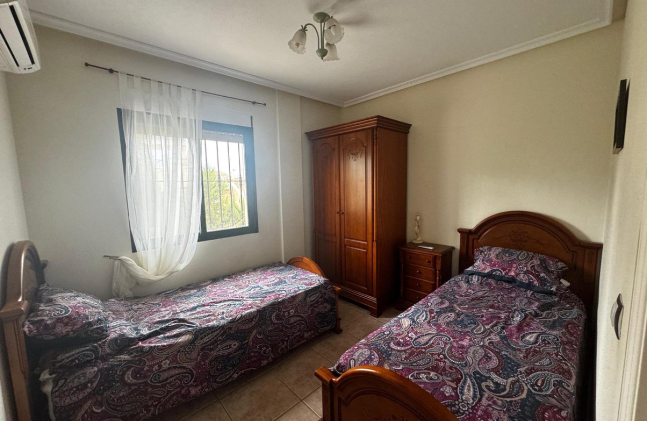 Használt ingatlanok - Villa -
Orihuela - Orihuela Costa