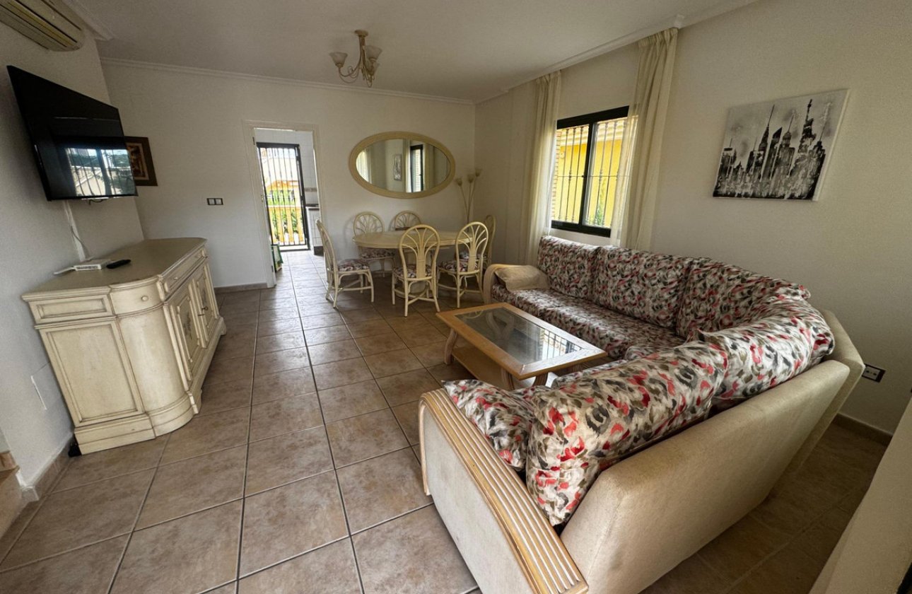 Használt ingatlanok - Villa -
Orihuela - Orihuela Costa