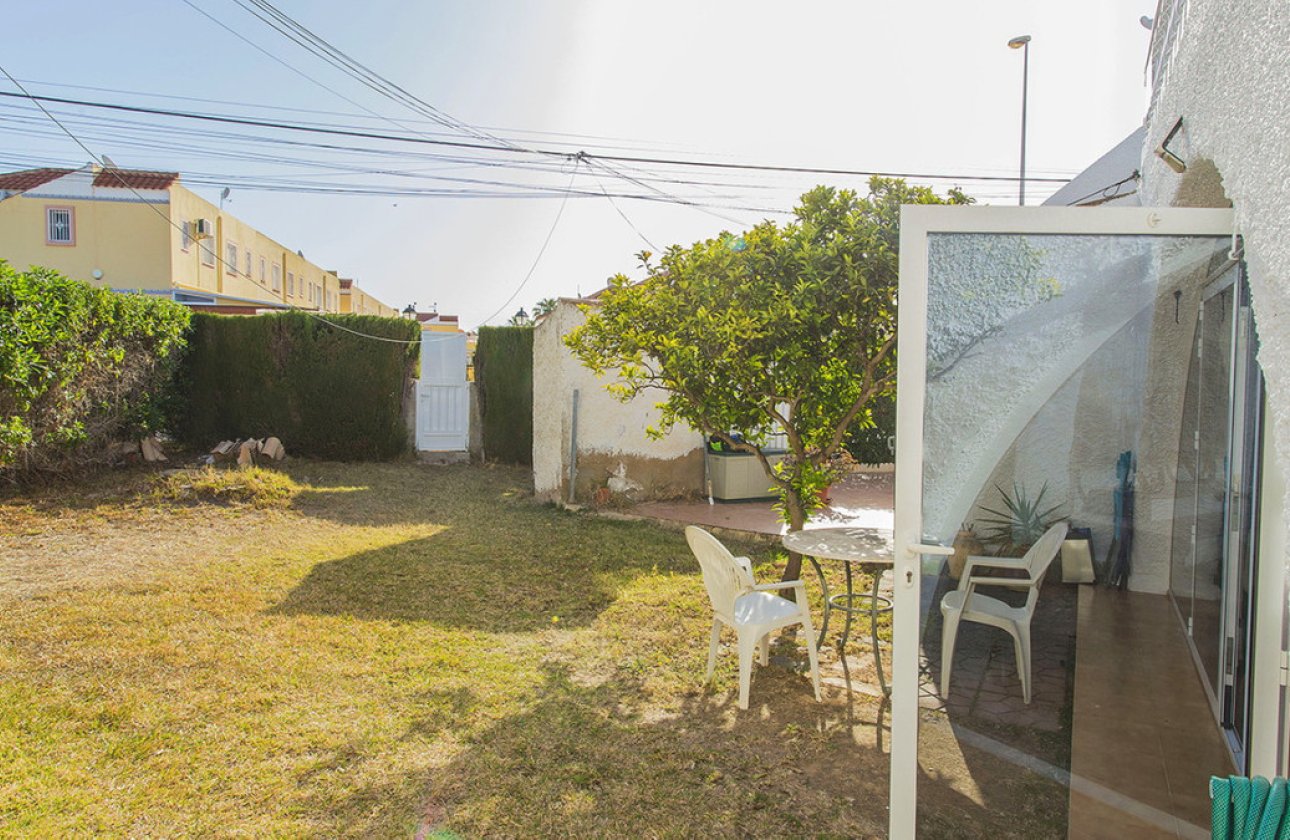 Használt ingatlanok - Villa -
Orihuela - Orihuela Costa