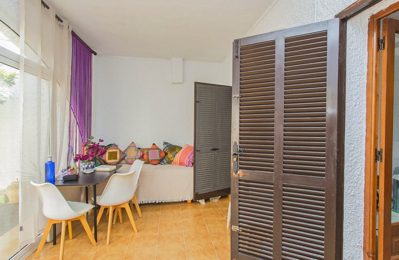 Használt ingatlanok - Villa -
Orihuela - Orihuela Costa