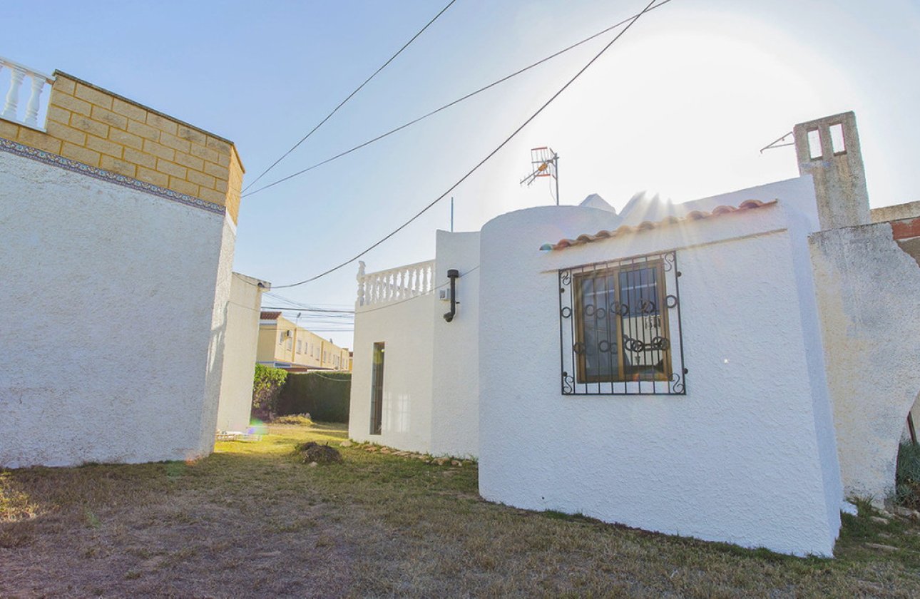 Használt ingatlanok - Villa -
Orihuela - Orihuela Costa