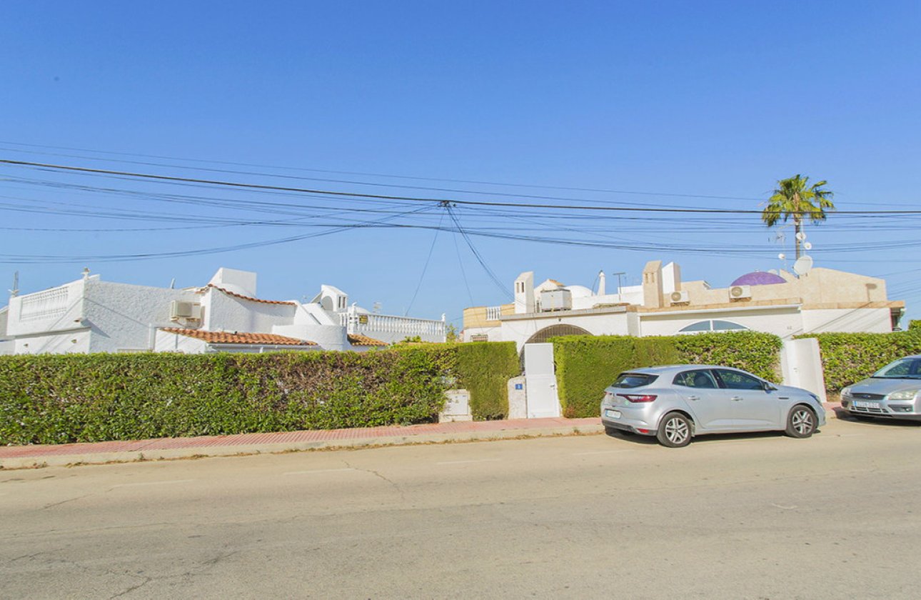 Használt ingatlanok - Villa -
Orihuela - Orihuela Costa
