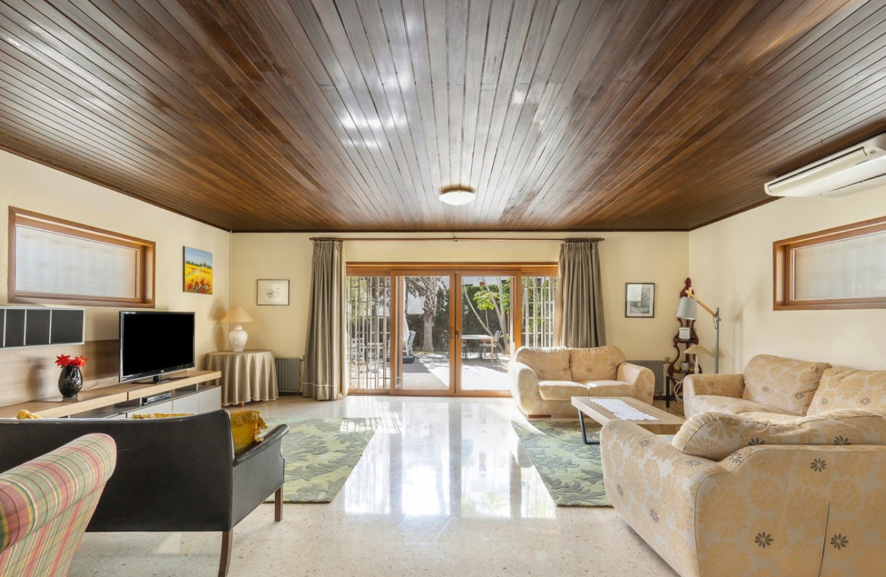 Használt ingatlanok - Villa -
Orihuela - Orihuela Costa