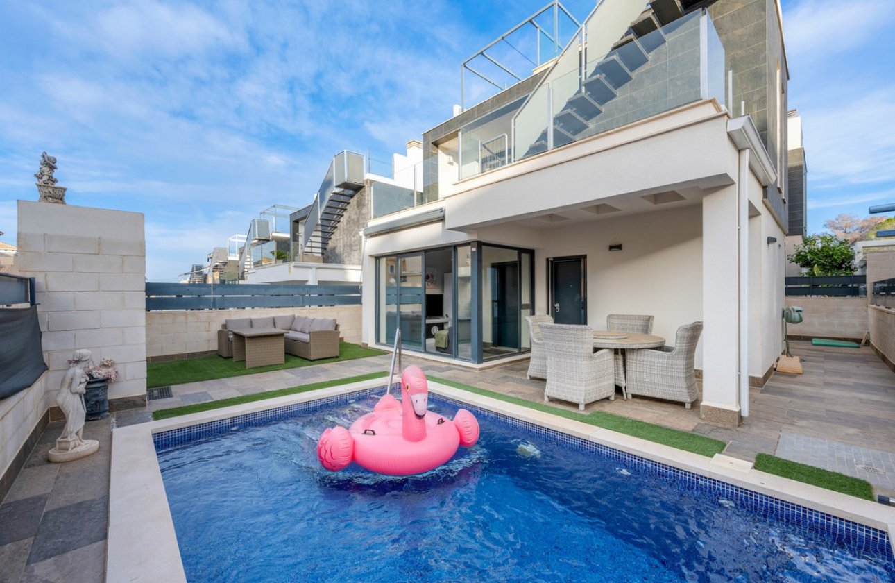 Használt ingatlanok - Villa -
Orihuela - Orihuela Costa