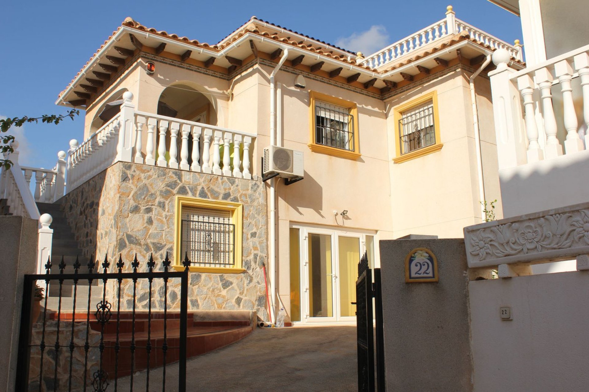 Használt ingatlanok - Villa -
Orihuela - Orihuela Costa