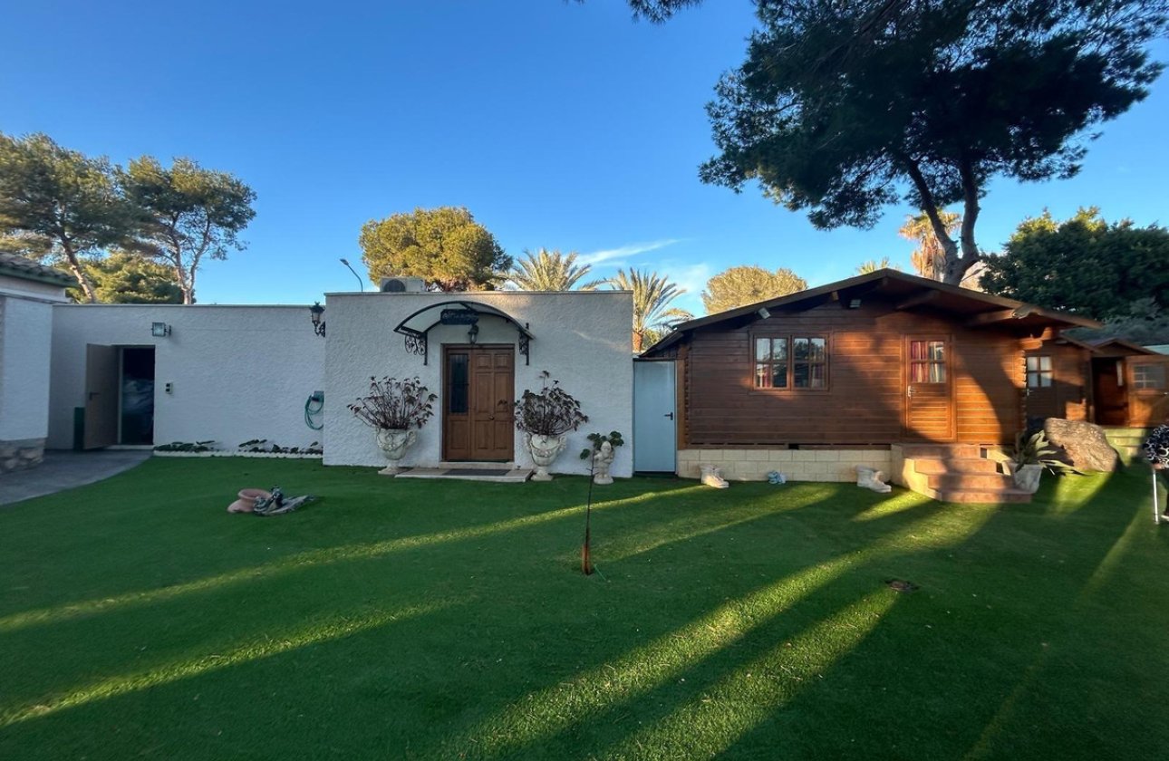 Használt ingatlanok - Villa -
Orihuela - Orihuela Costa