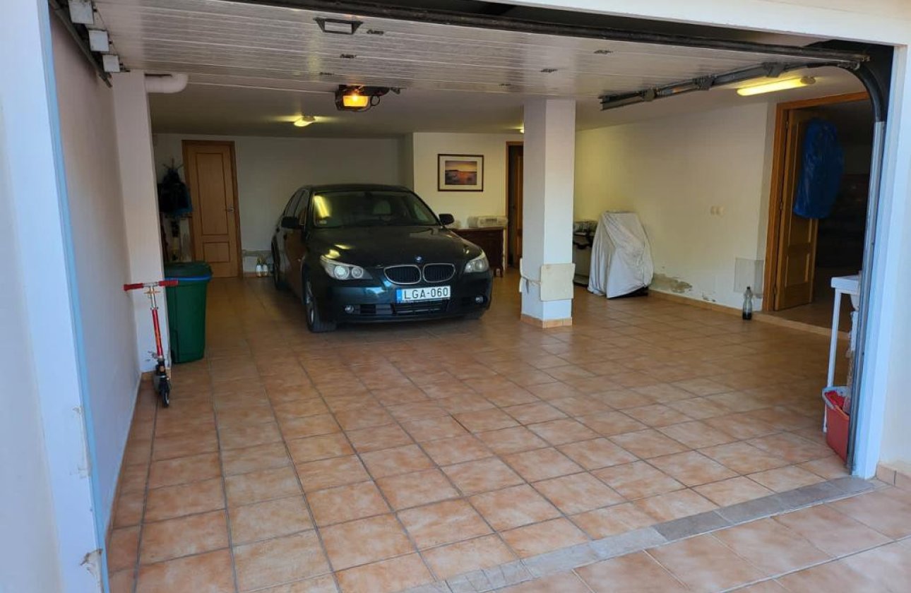 Használt ingatlanok - Villa -
Orihuela - Playa Flamenca