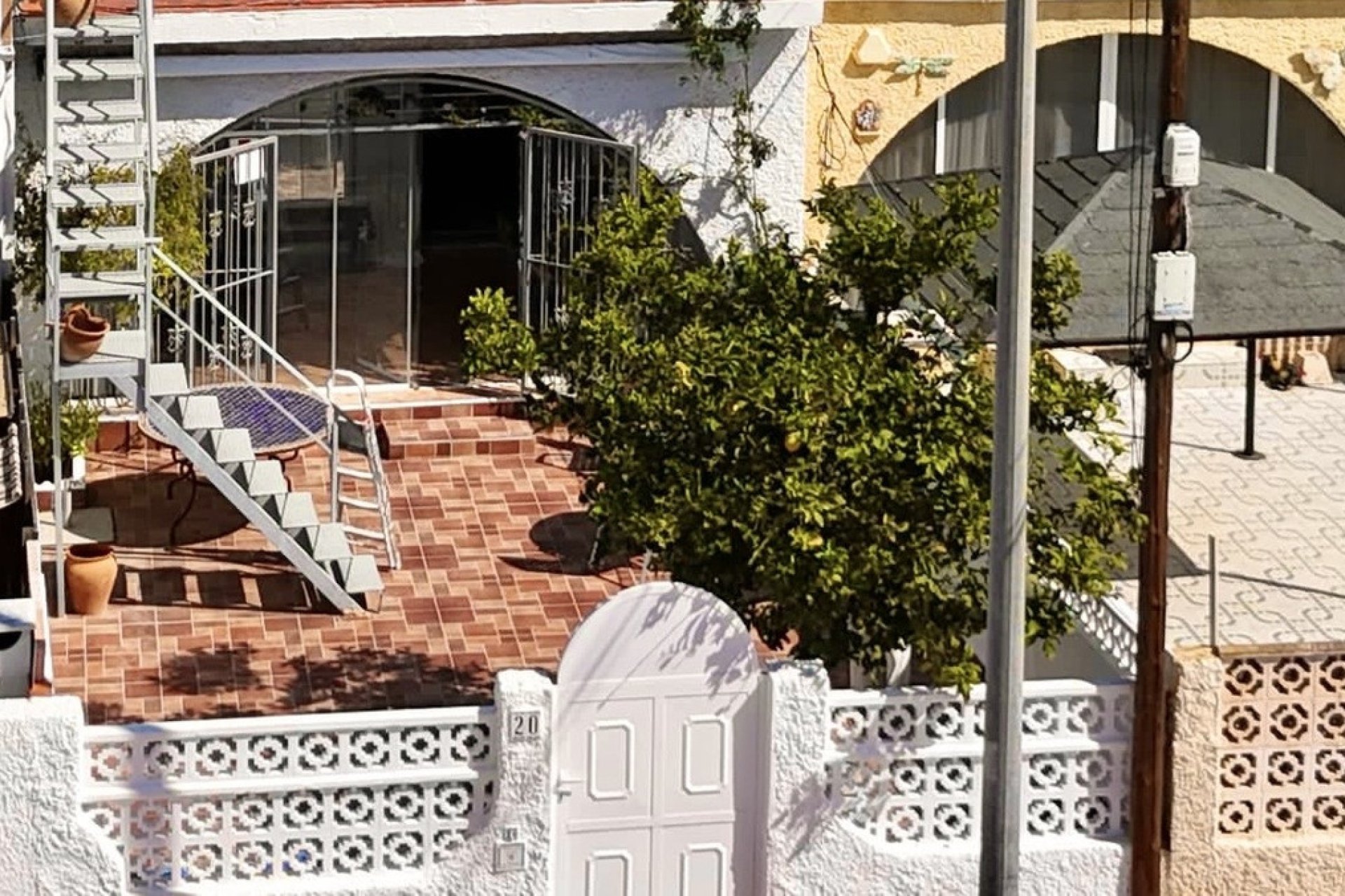 Használt ingatlanok - Villa -
Orihuela - Playa Flamenca