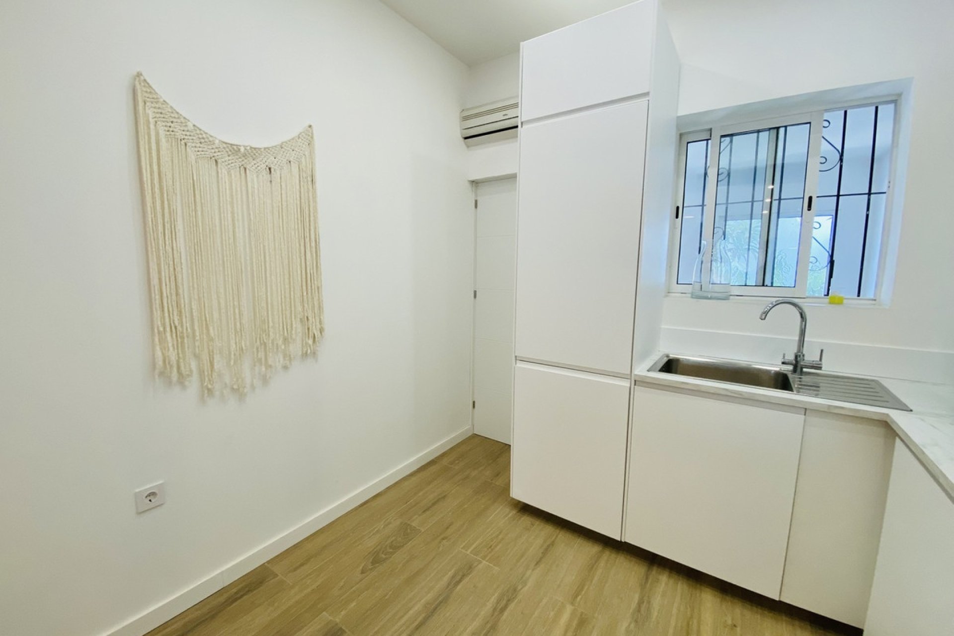 Használt ingatlanok - Villa -
Orihuela - Playa Flamenca