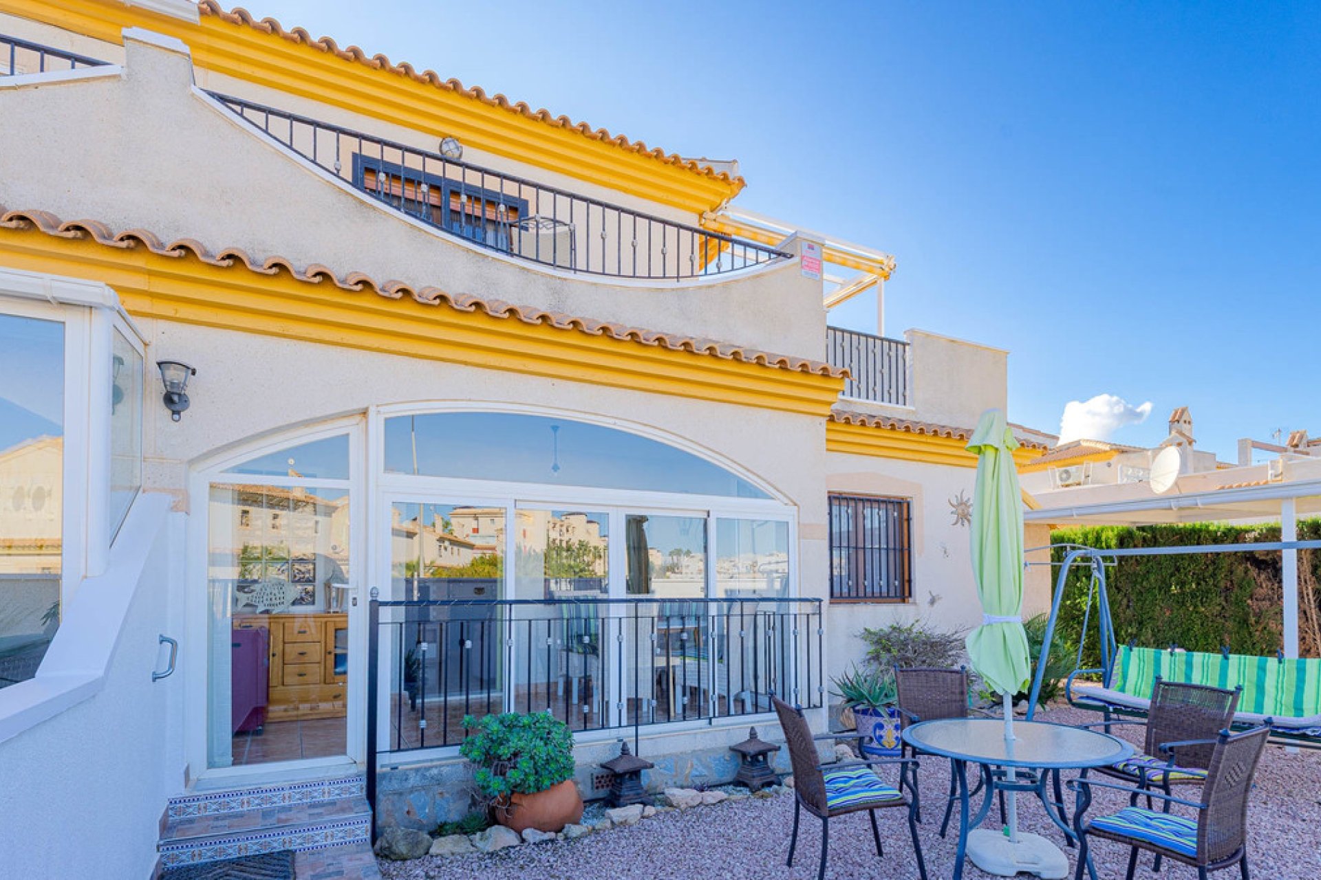 Használt ingatlanok - Villa -
Orihuela - Playa Flamenca