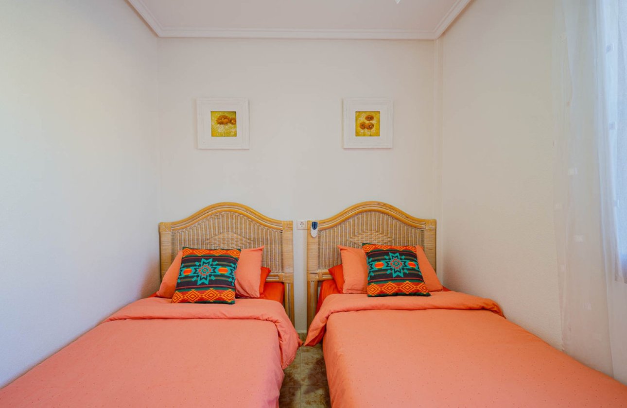 Használt ingatlanok - Villa -
Orihuela - Playa Flamenca