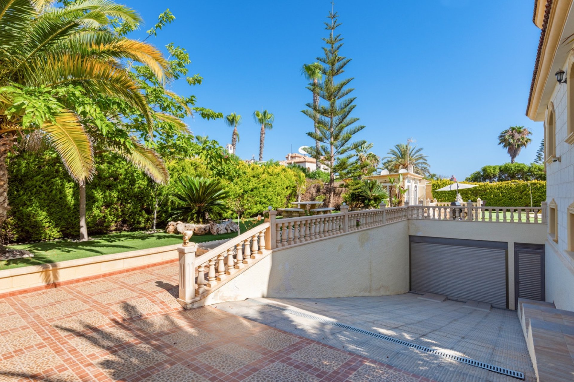 Használt ingatlanok - Villa -
Orihuela - Playa Flamenca