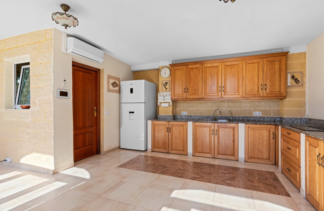 Használt ingatlanok - Villa -
Orihuela - Playa Flamenca