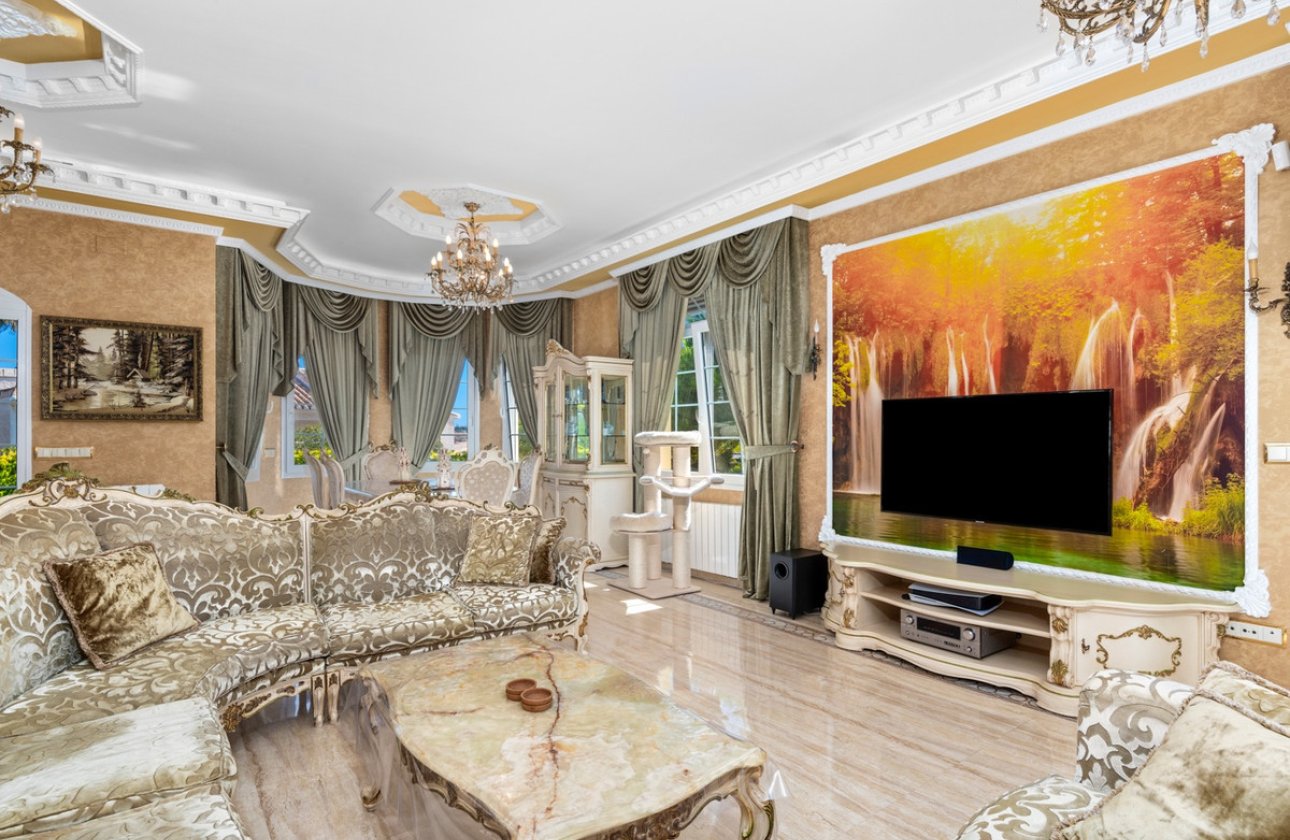 Használt ingatlanok - Villa -
Orihuela - Playa Flamenca