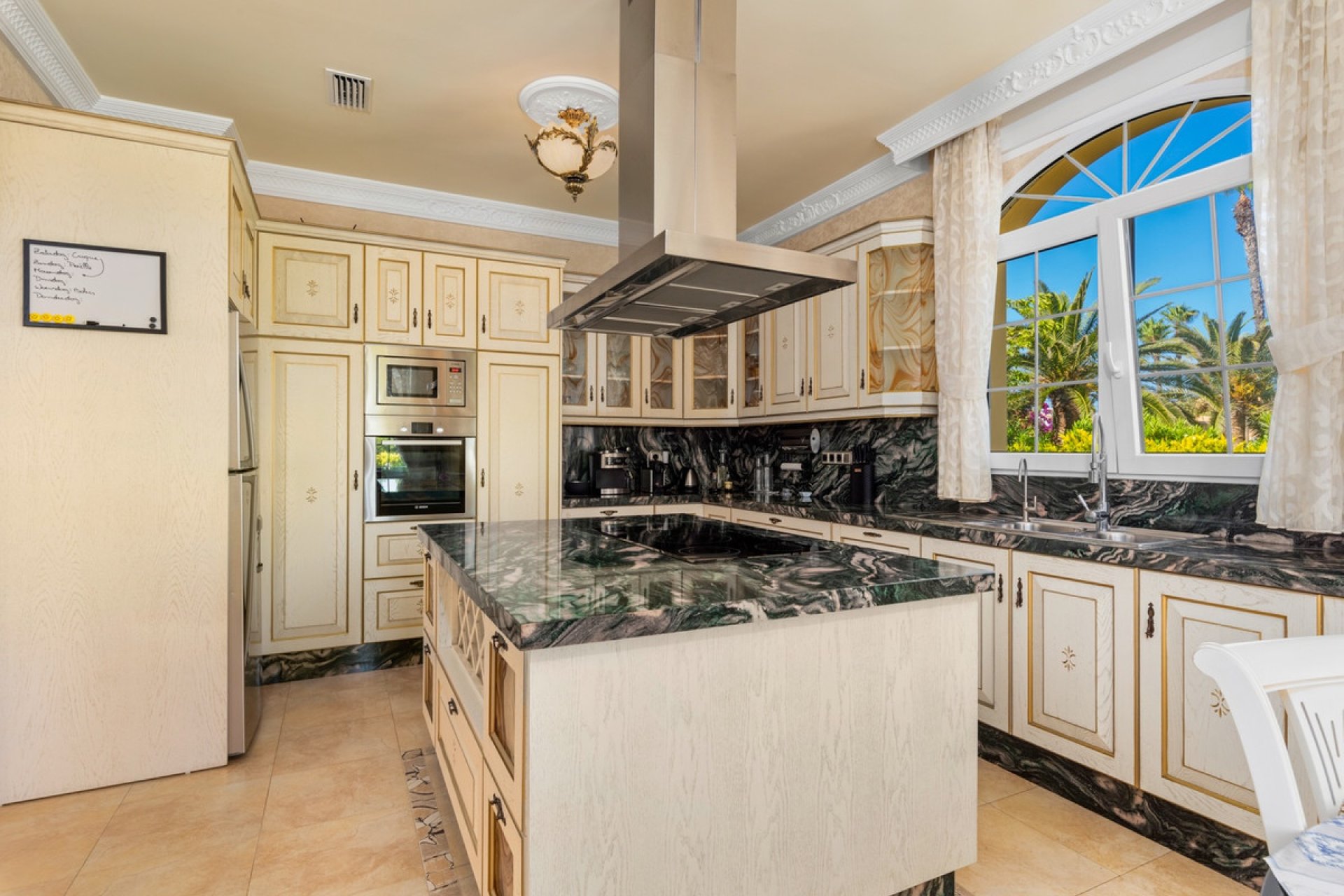 Használt ingatlanok - Villa -
Orihuela - Playa Flamenca