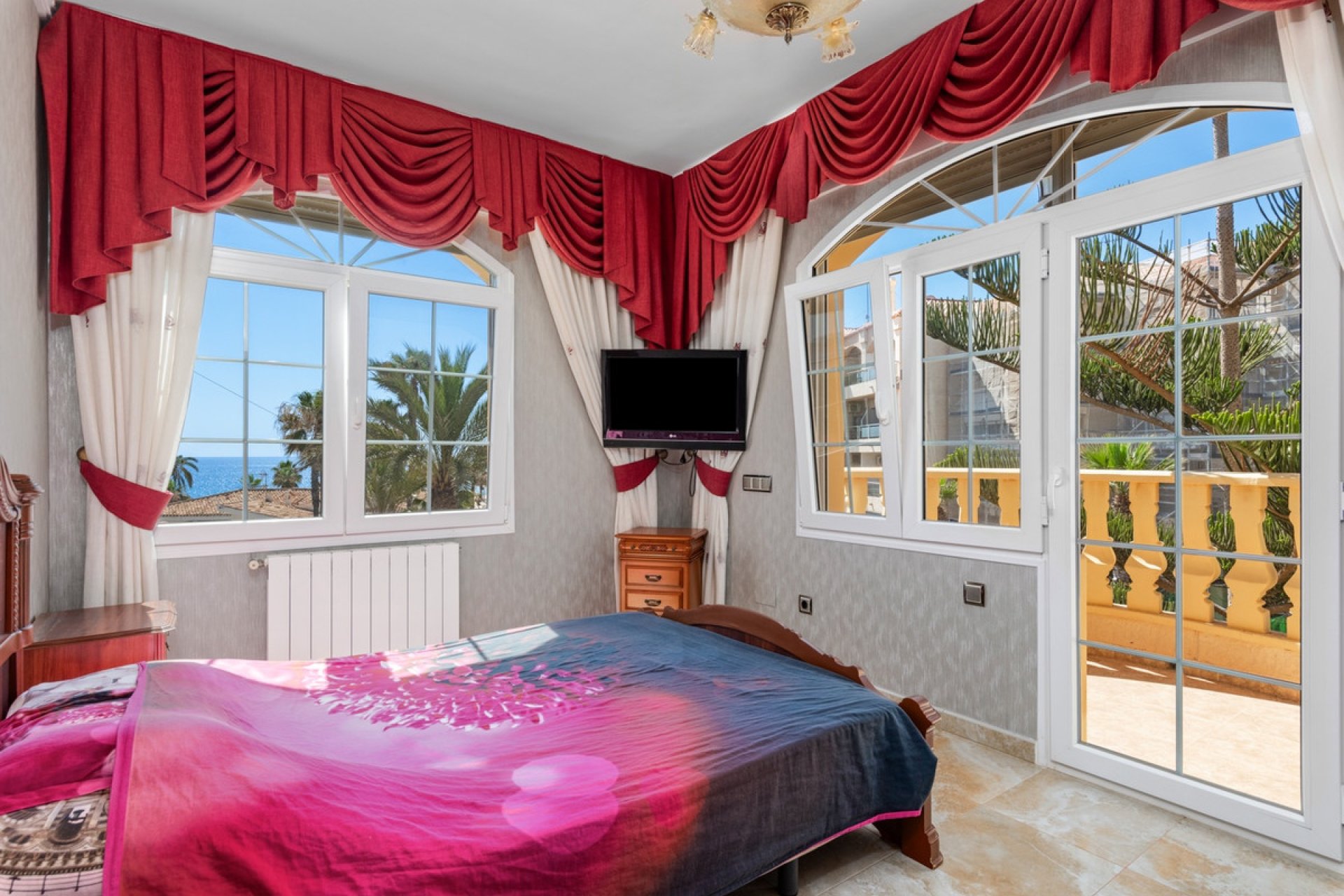 Használt ingatlanok - Villa -
Orihuela - Playa Flamenca