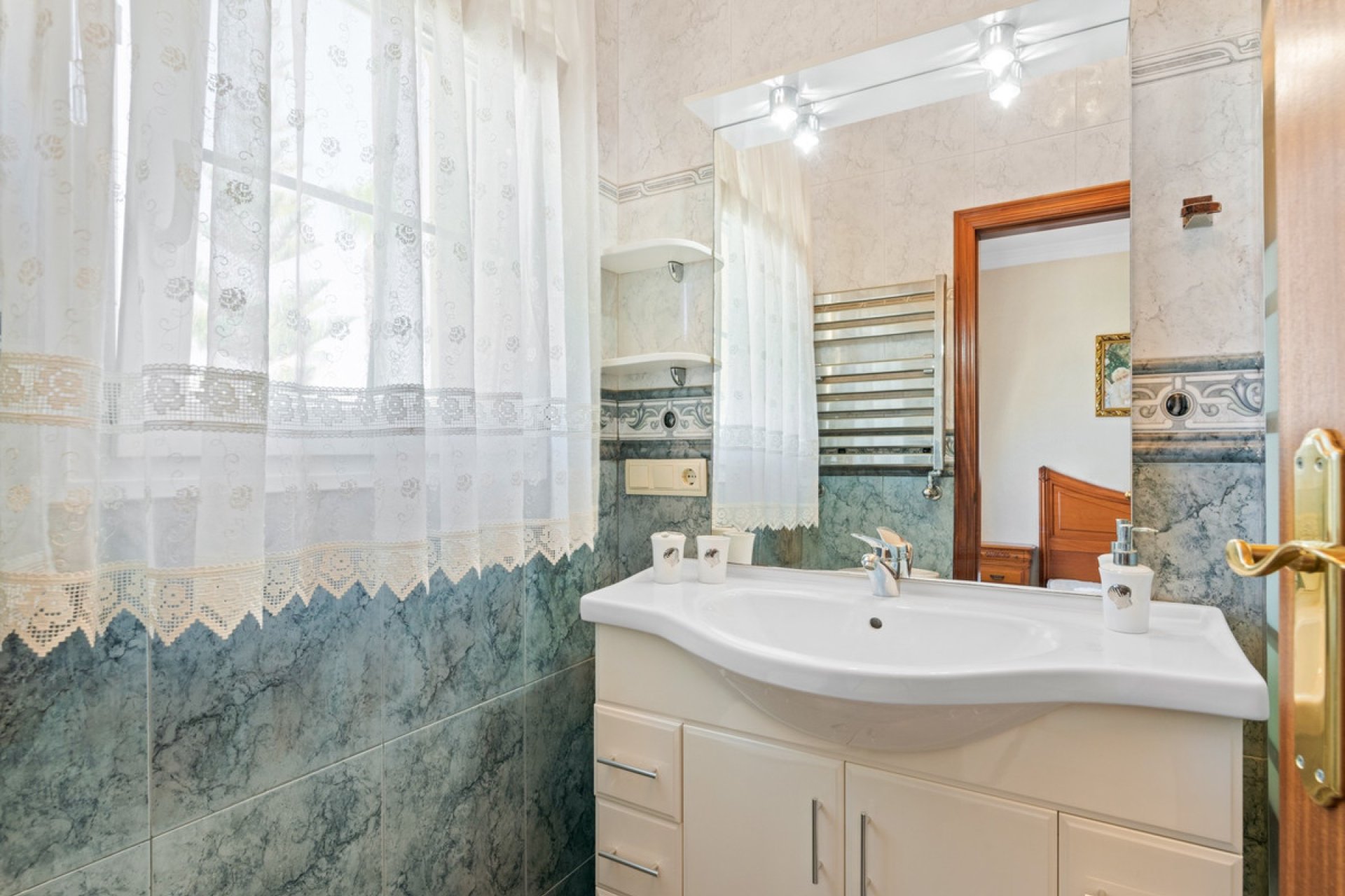 Használt ingatlanok - Villa -
Orihuela - Playa Flamenca