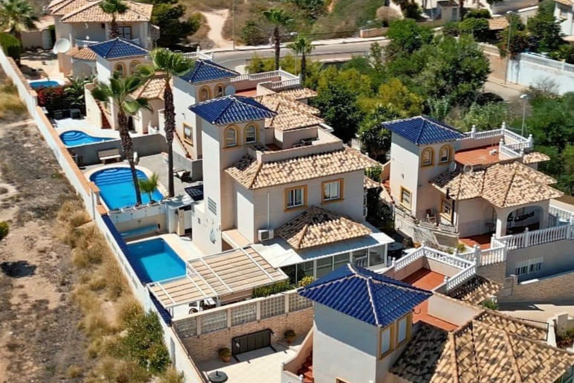 Használt ingatlanok - Villa -
Orihuela - Playa Flamenca