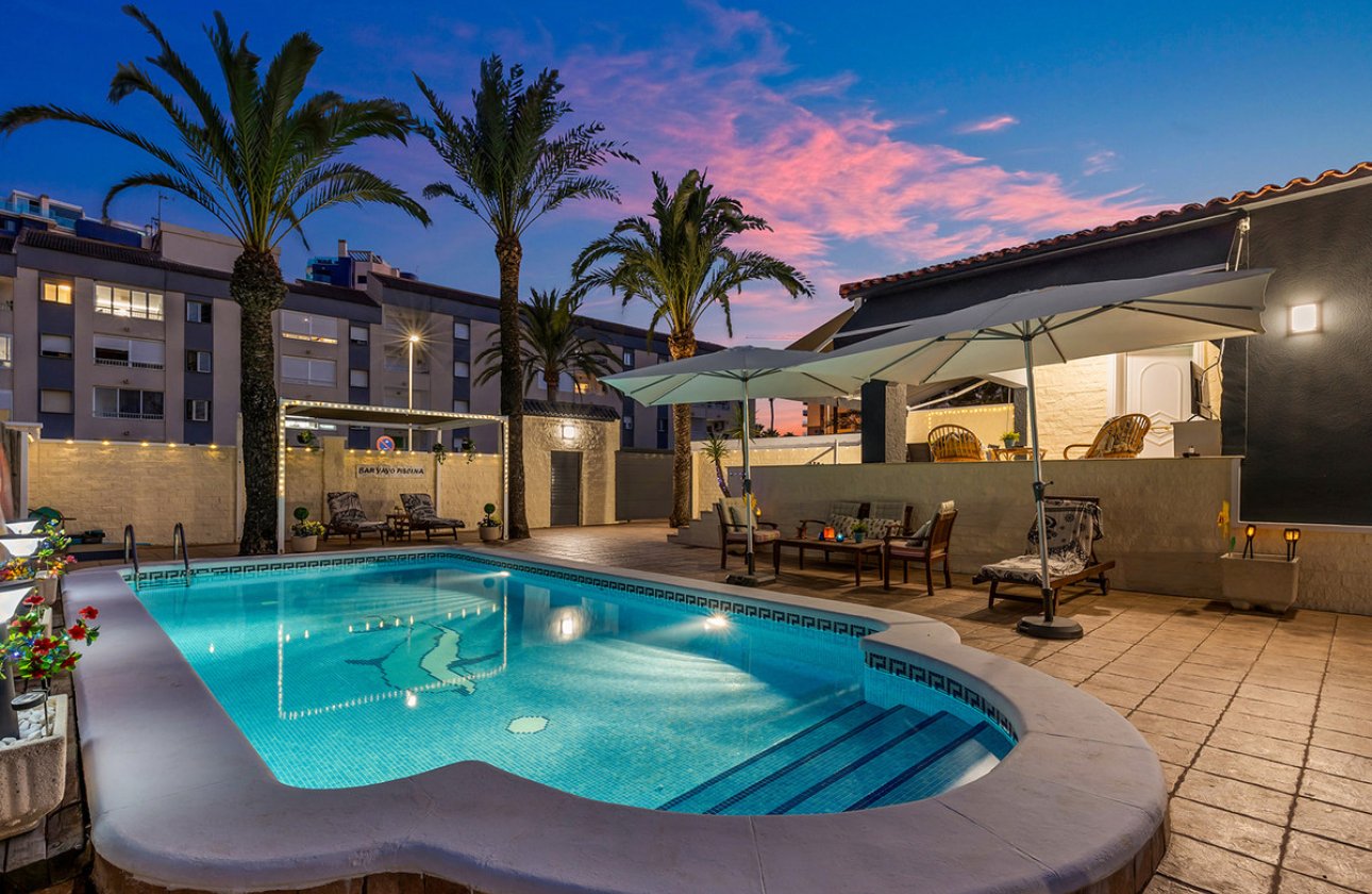 Használt ingatlanok - Villa -
Orihuela - Rocio del Mar